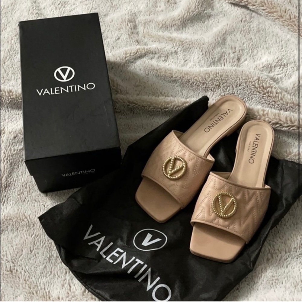 VINTAGE VALENTINO PINK SANDALS